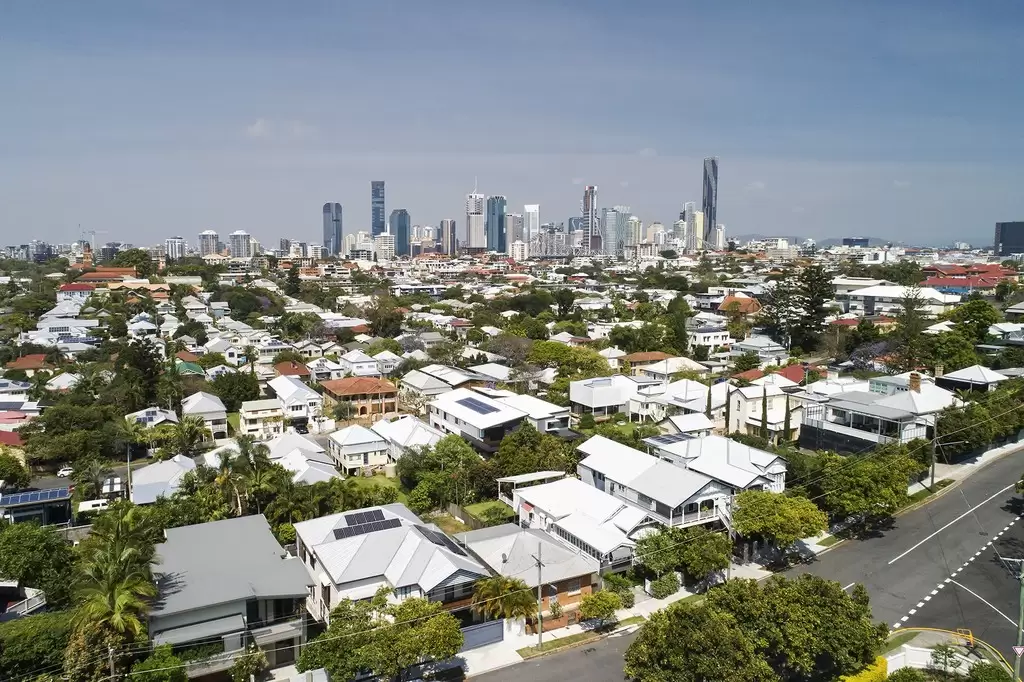 6/24 Macquarie Street, Teneriffe Sold by  - image 1
