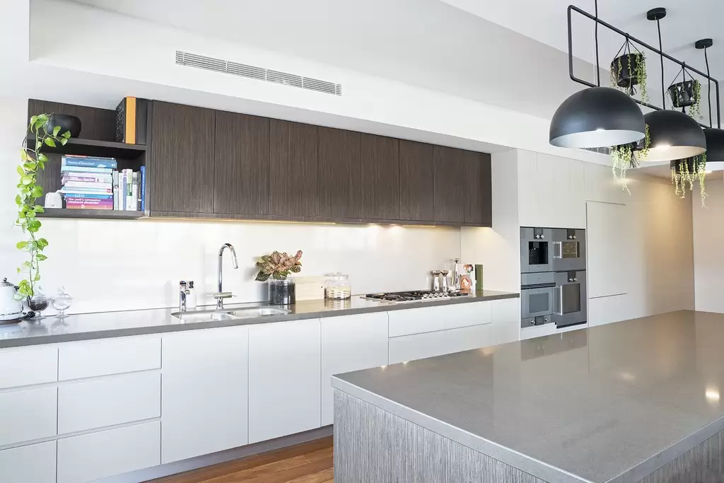 6/24 Macquarie Street, Teneriffe Sold by Queensland Sotheby's International Realty - image 1