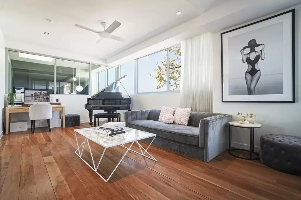 6/24 Macquarie Street, Teneriffe Sold by Queensland Sotheby's International Realty - image 1