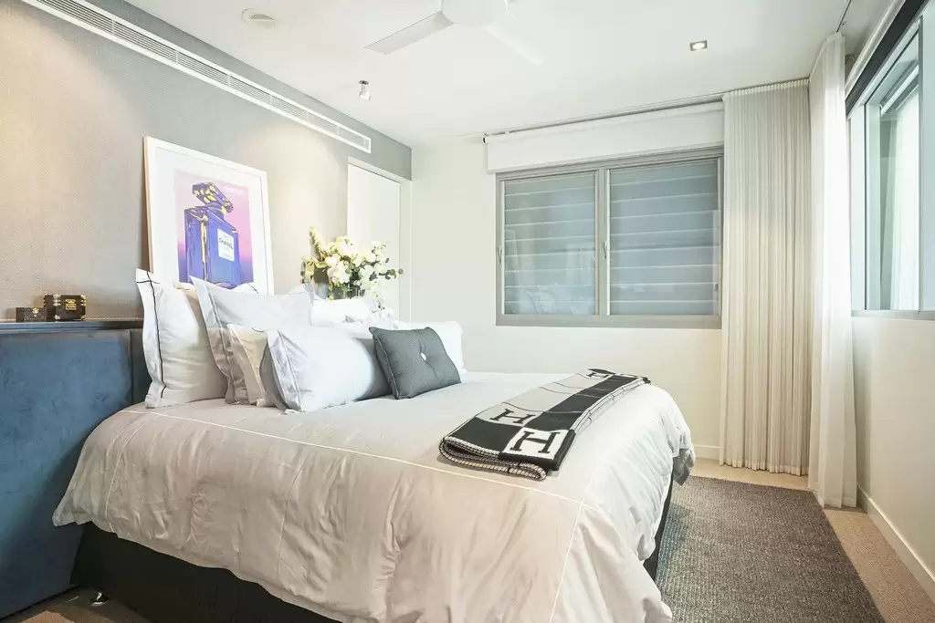 6/24 Macquarie Street, Teneriffe Sold by Queensland Sotheby's International Realty - image 1