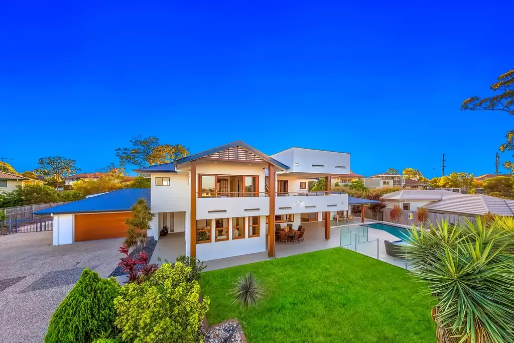 17 Alverna Close, Wynnum Sold by  - image 1