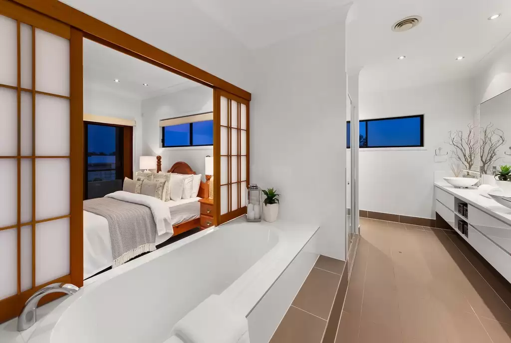 17 Alverna Close, Wynnum Sold by Queensland Sotheby's International Realty - image 1