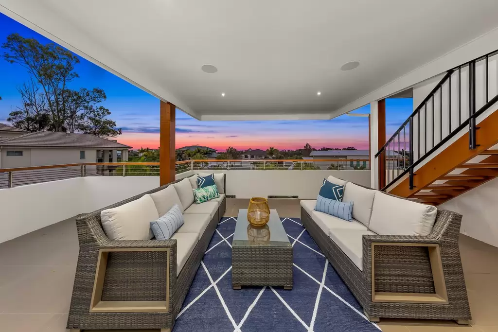 17 Alverna Close, Wynnum Sold by  - image 1
