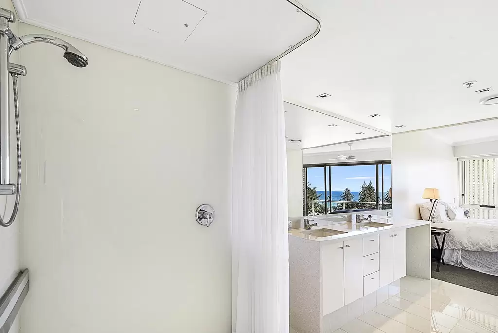 1075/1 Lennie Avenue, 'Liberty Pacific', Main Beach Sold by Queensland Sotheby's International Realty - image 1