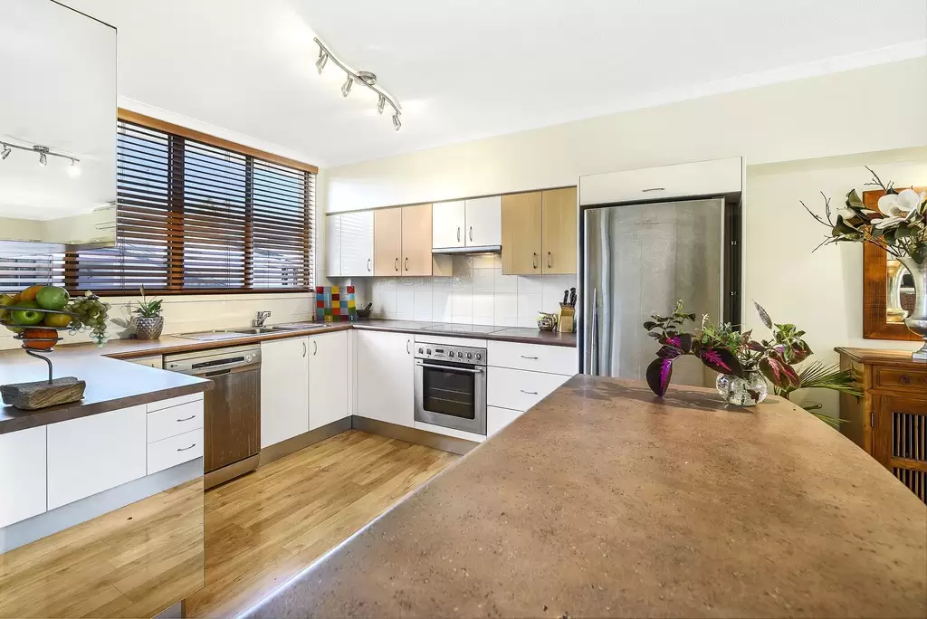 17/7 Campbell Street, Sorrento Sold by Queensland Sotheby's International Realty - image 1