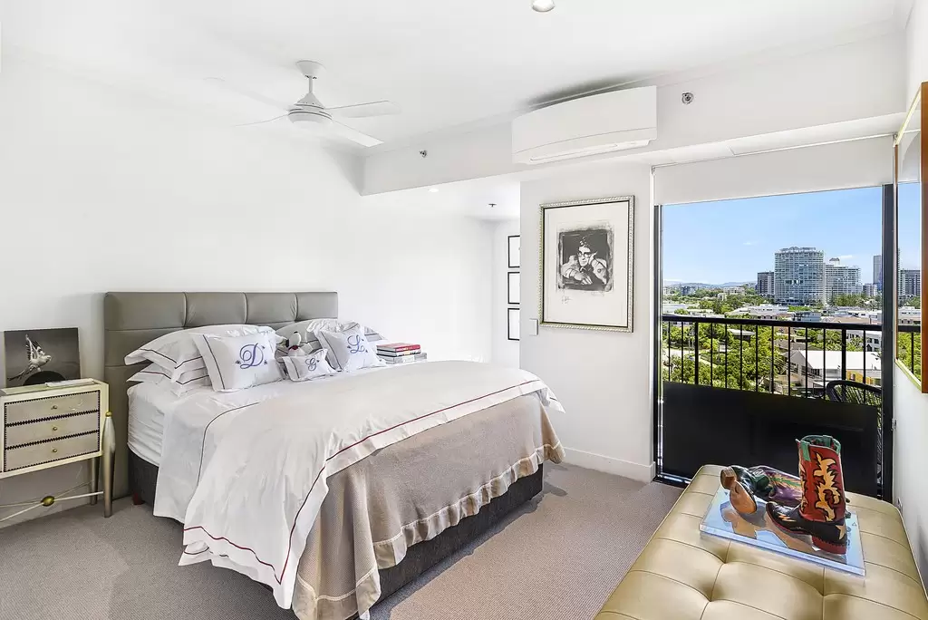 7A/24 Breaker Street, Main Beach Sold by Queensland Sotheby's International Realty - image 1