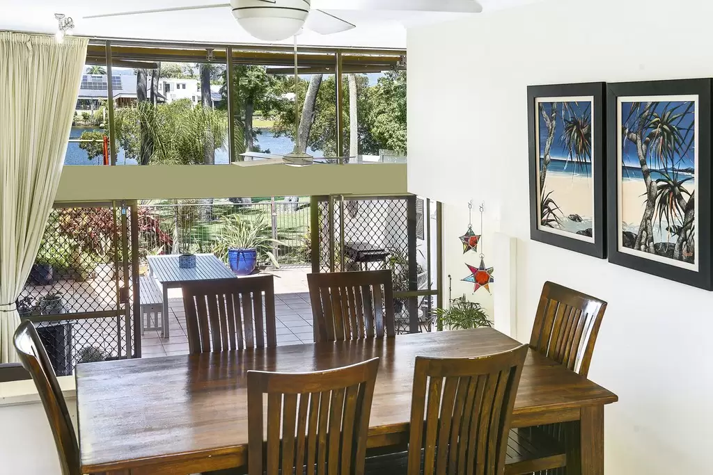 15/7 Campbell Street, Sorrento Sold by Queensland Sotheby's International Realty - image 1
