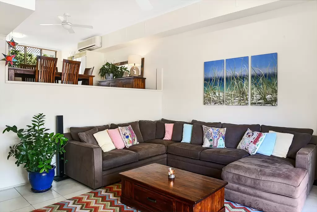 15/7 Campbell Street, Sorrento Sold by Queensland Sotheby's International Realty - image 1