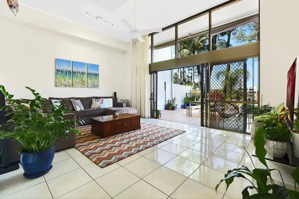 15/7 Campbell Street, Sorrento Sold by Queensland Sotheby's International Realty - image 1