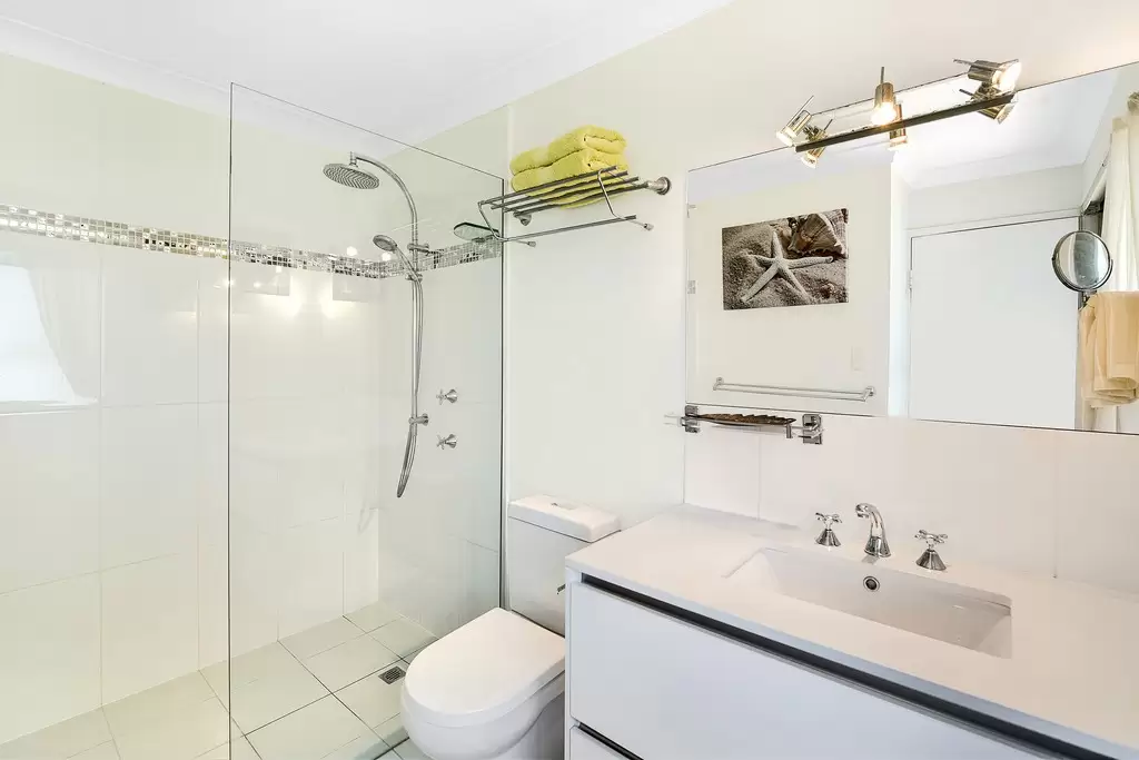15/7 Campbell Street, Sorrento Sold by  - image 1