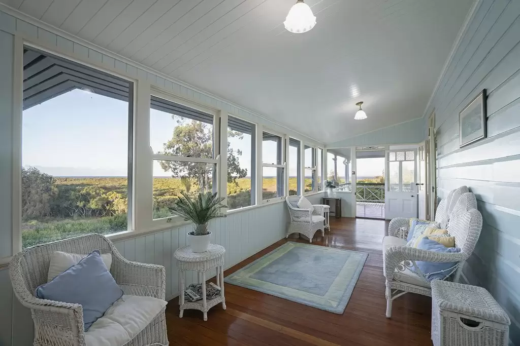 26 Empire Vista, Ormiston Sold by Queensland Sotheby's International Realty - image 1