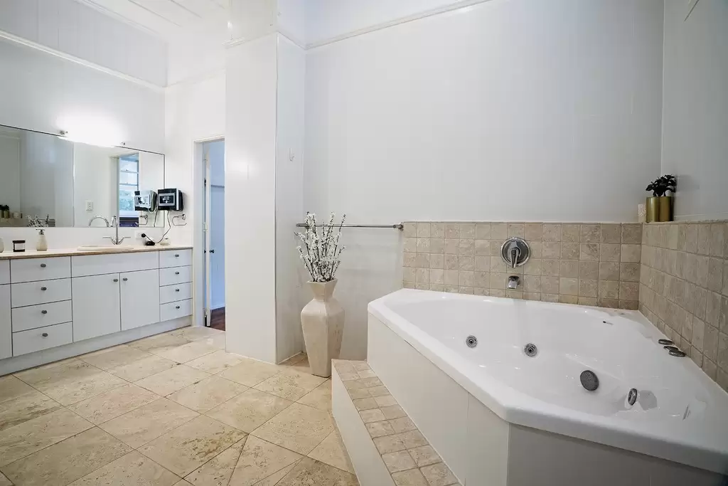 26 Empire Vista, Ormiston Sold by Queensland Sotheby's International Realty - image 1