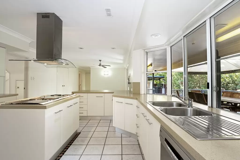 28 Lexton Street, Stretton Sold by  - image 1