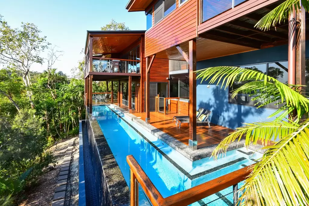 Point Blue, 15 Marina Terrace,, Hamilton Island Sold by Queensland Sotheby's International Realty - image 1