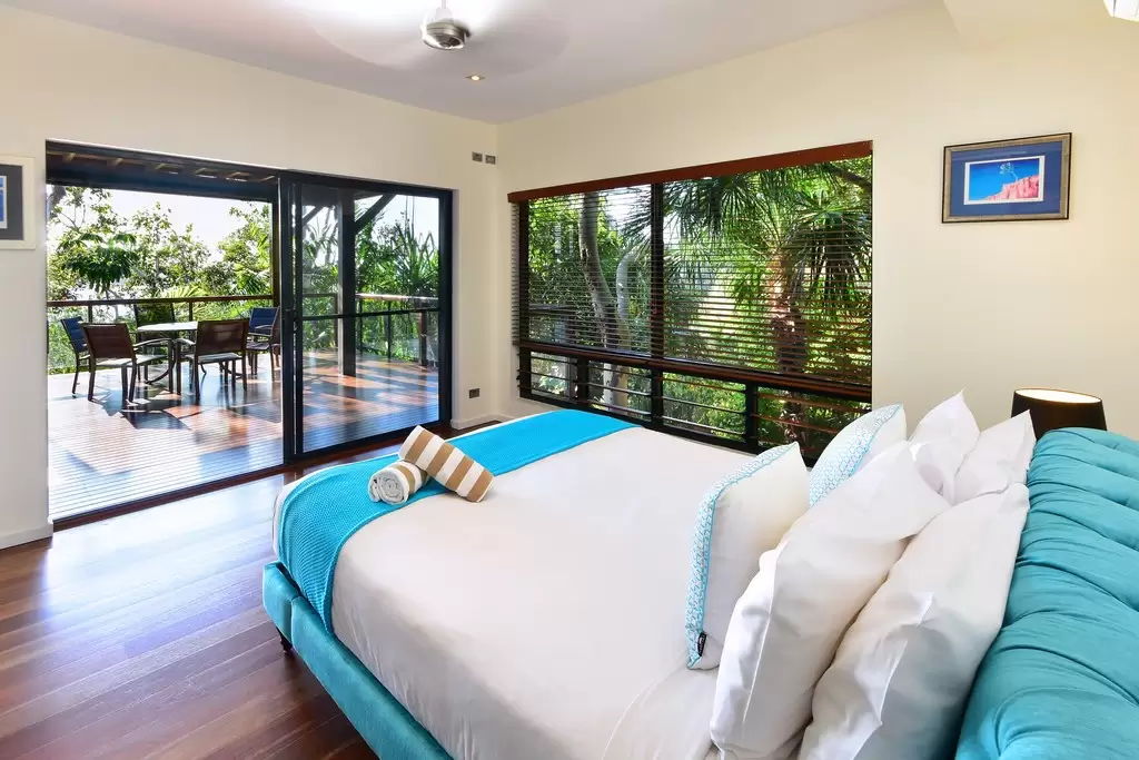 Point Blue, 15 Marina Terrace,, Hamilton Island Sold by Queensland Sotheby's International Realty - image 1