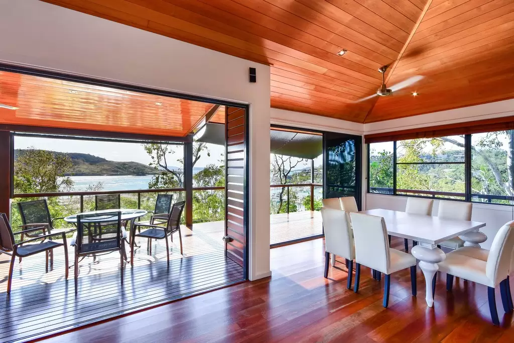 Point Blue, 15 Marina Terrace,, Hamilton Island Sold by  - image 1