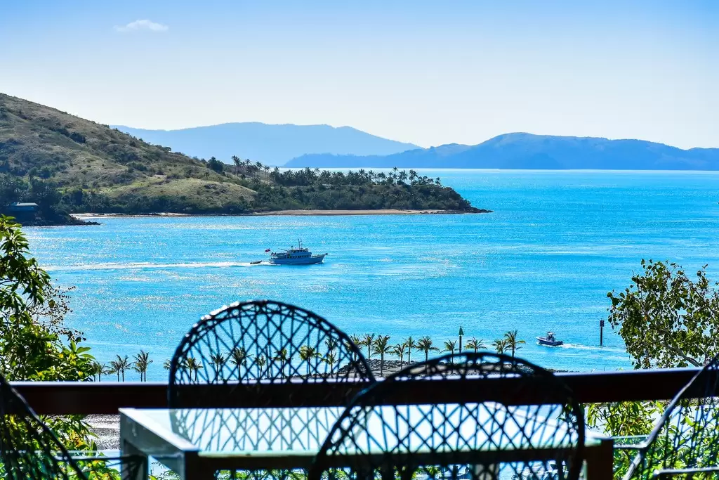 Point Blue, 15 Marina Terrace,, Hamilton Island Sold by  - image 1