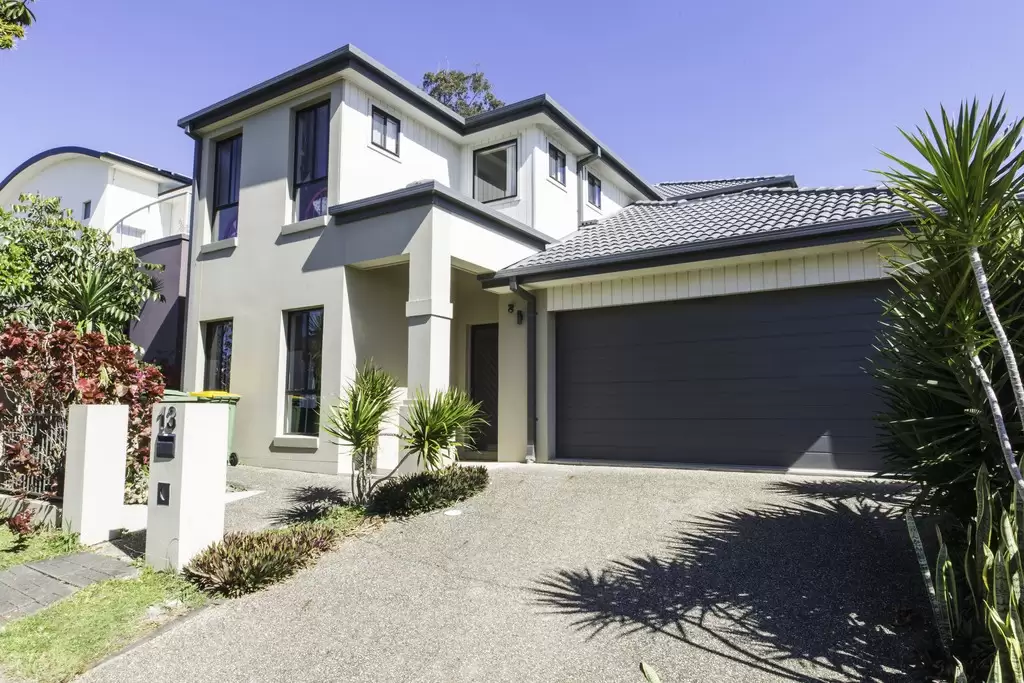 13 Menton Avenue, Varsity Lakes Leased by 