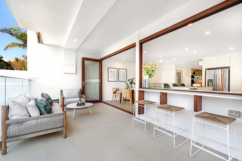 1 / 53 Cronin Avenue, Main Beach Sold by Queensland Sotheby's International Realty - image 1