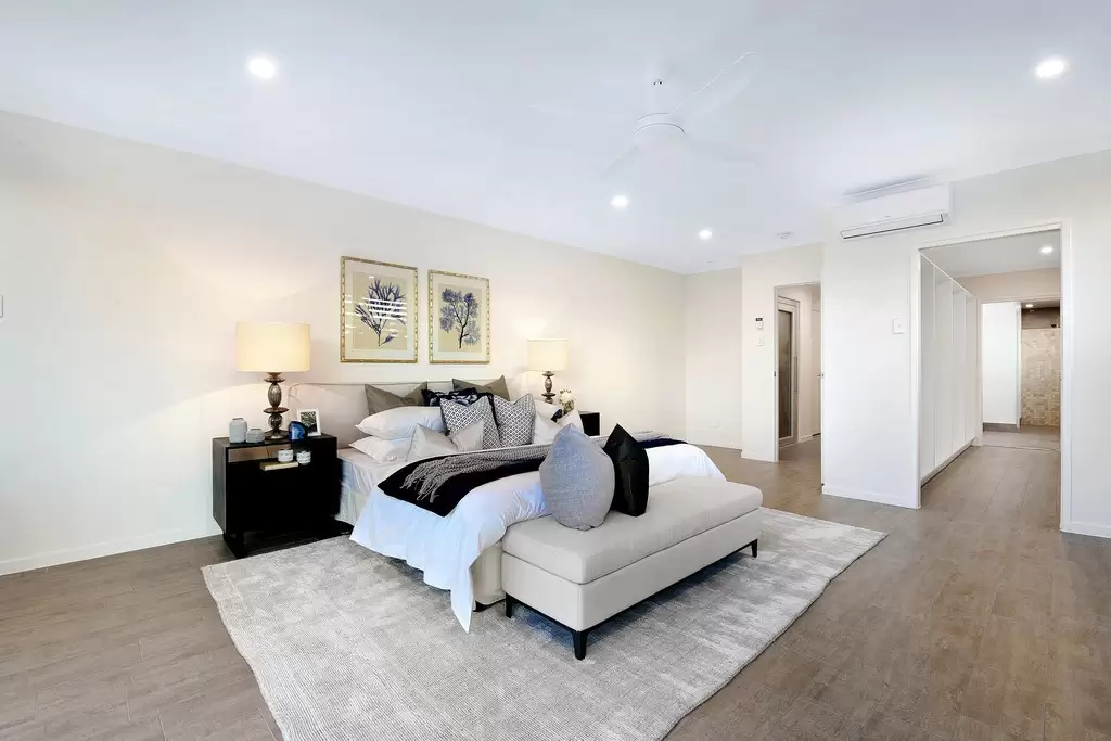 1 / 53 Cronin Avenue, Main Beach Sold by  - image 1