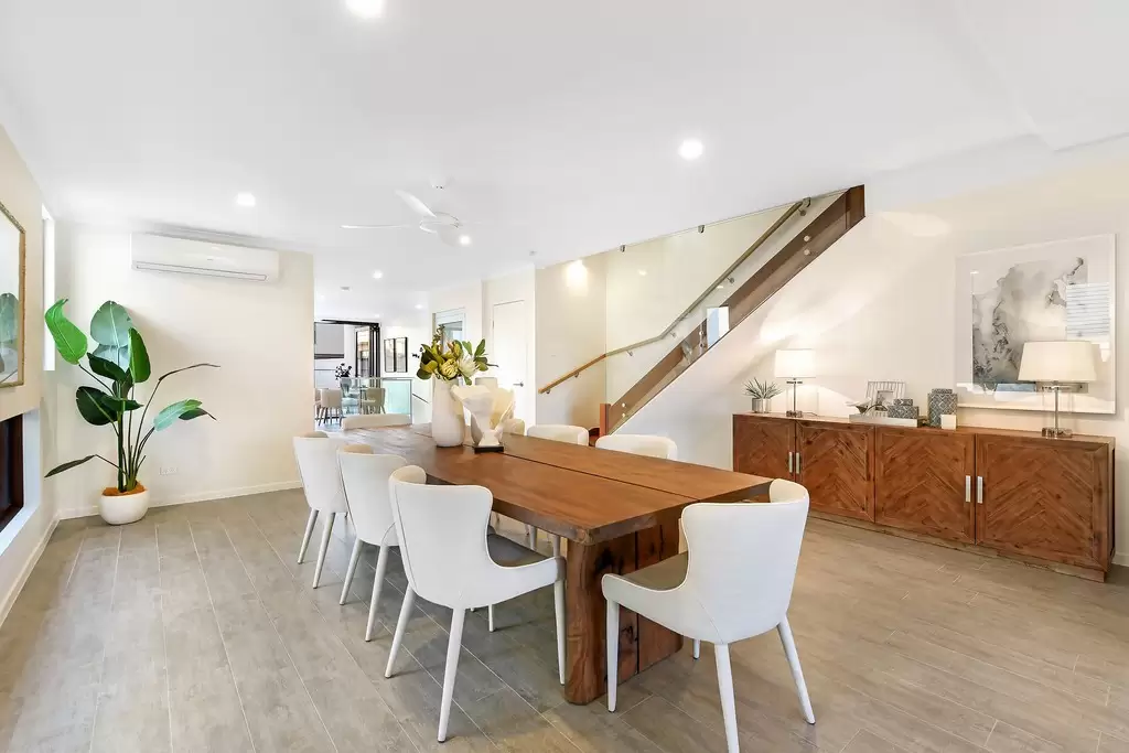 1 / 53 Cronin Avenue, Main Beach Sold by  - image 1