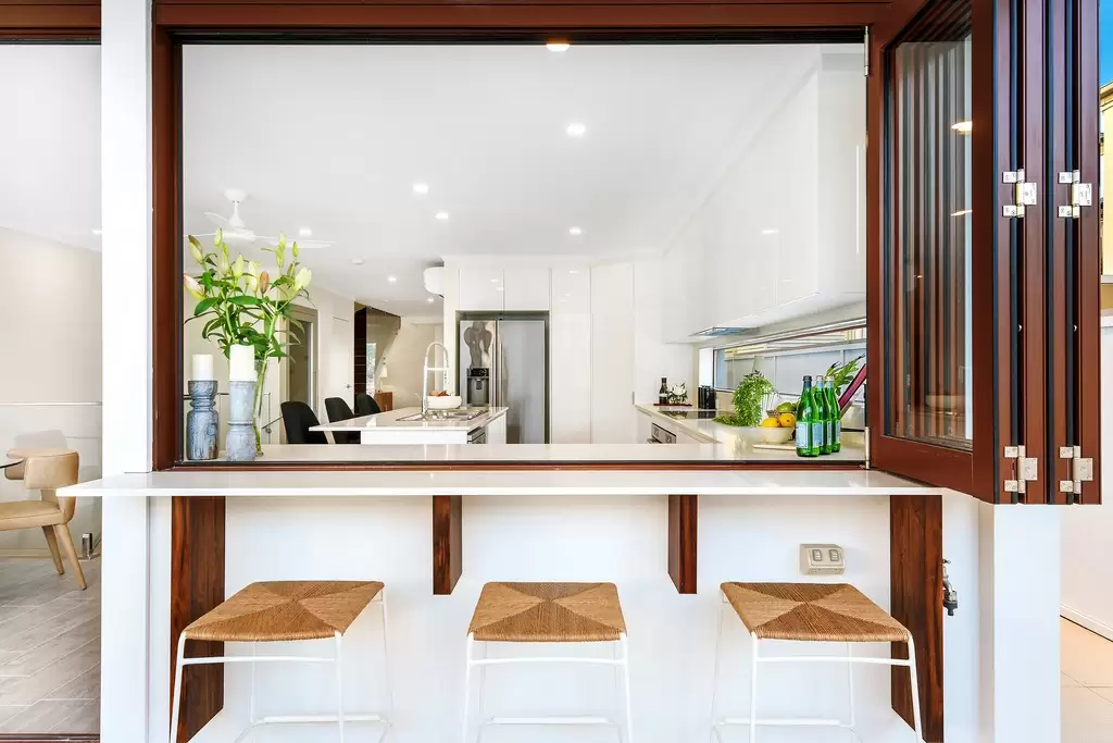 1 / 53 Cronin Avenue, Main Beach Sold by Queensland Sotheby's International Realty - image 1