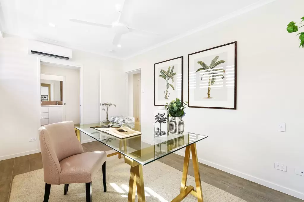 1 / 53 Cronin Avenue, Main Beach Sold by  - image 1