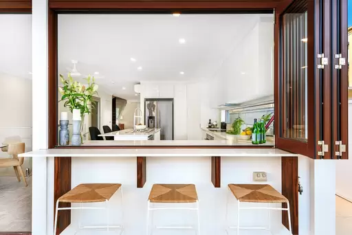 1 / 53 Cronin Avenue, Main Beach Sold by Queensland Sotheby's International Realty