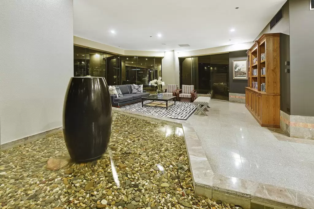 291 The Inlet, 24 Breaker Street, Main Beach Sold by Queensland Sotheby's International Realty - image 1