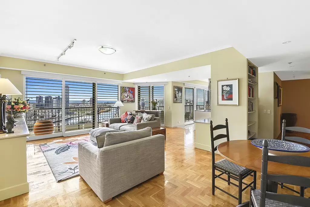291 The Inlet, 24 Breaker Street, Main Beach Sold by Queensland Sotheby's International Realty - image 1