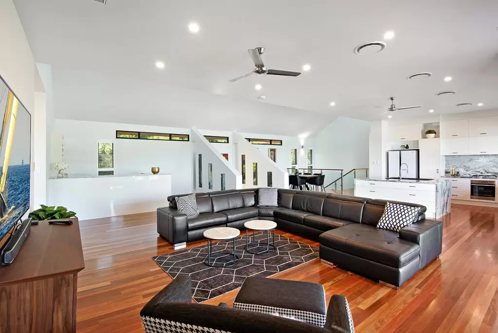 Southwinds, 3 Dianella Close, Hamilton Island Sold by  - image 1