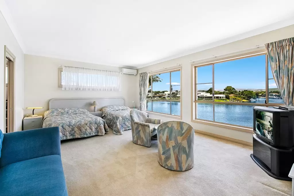 4 Campbell Street, Sorrento Sold by Queensland Sotheby's International Realty - image 1