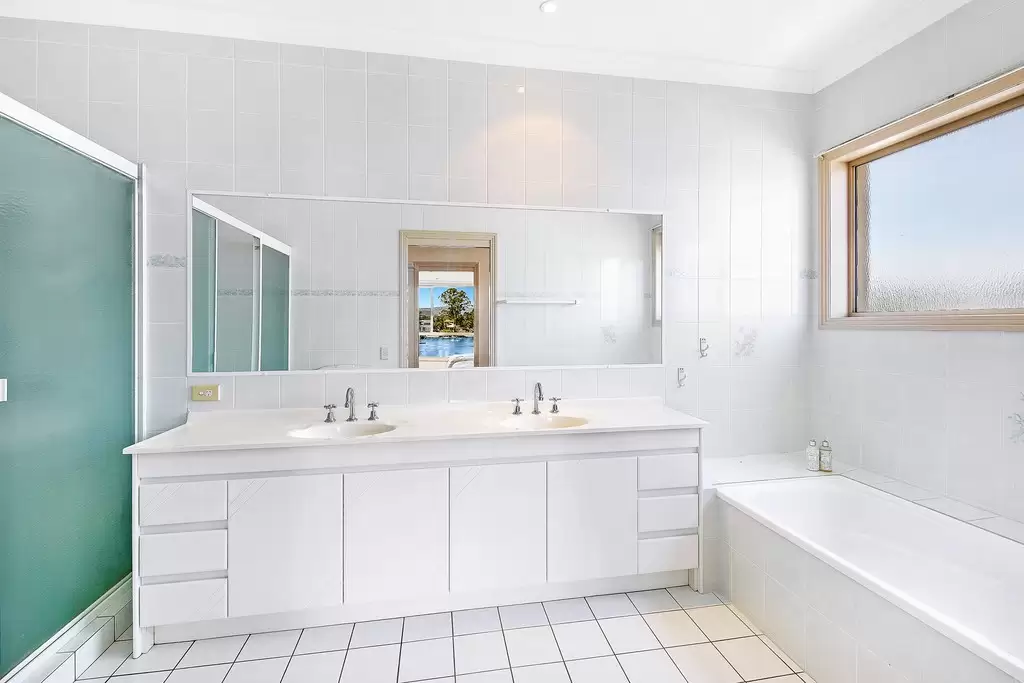 4 Campbell Street, Sorrento Sold by Queensland Sotheby's International Realty - image 1