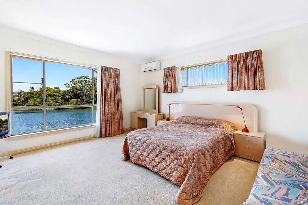 4 Campbell Street, Sorrento Sold by Queensland Sotheby's International Realty - image 1