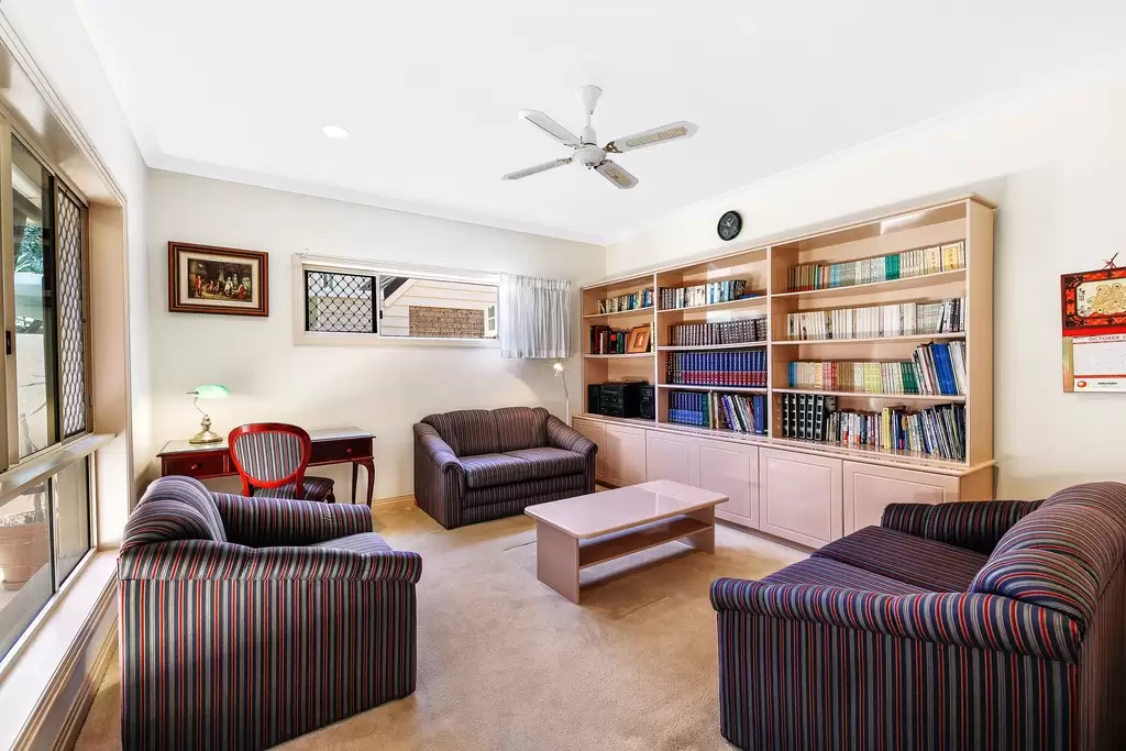 4 Campbell Street, Sorrento Sold by Queensland Sotheby's International Realty - image 1