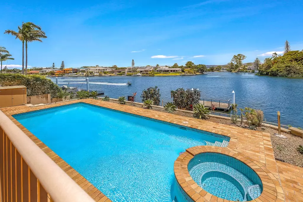 4 Campbell Street, Sorrento Sold by Queensland Sotheby's International Realty - image 1