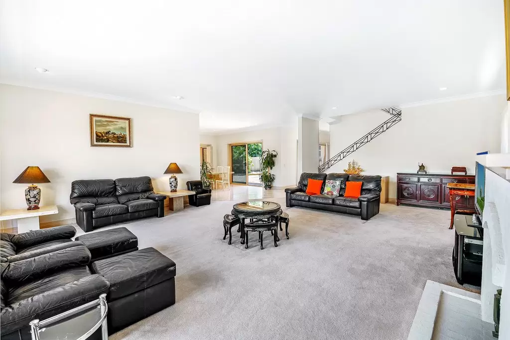 4 Campbell Street, Sorrento Sold by Queensland Sotheby's International Realty - image 1