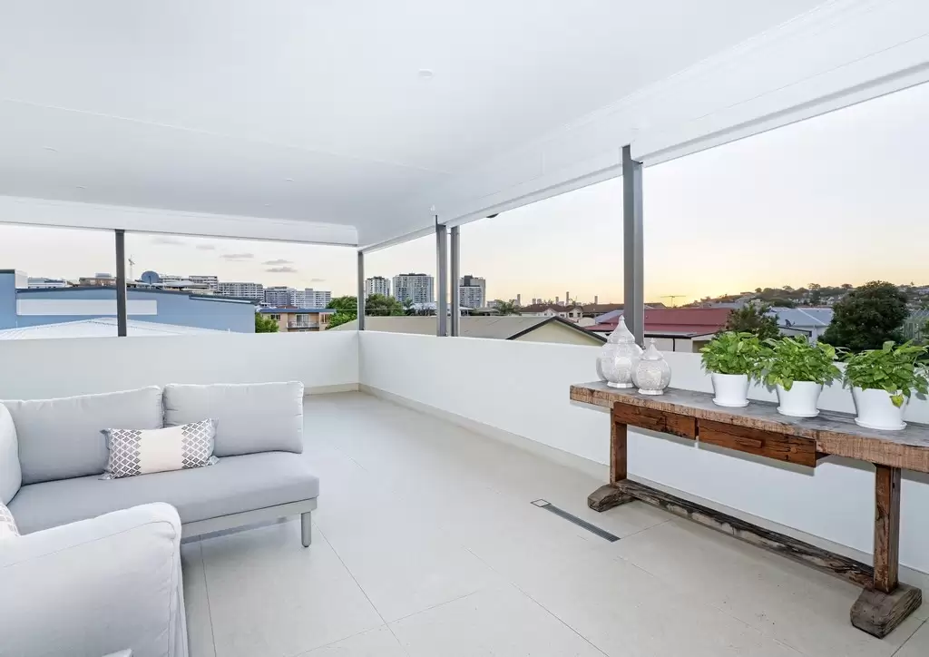 7/145 Beatrice Terrace, Ascot Sold by Queensland Sotheby's International Realty - image 1