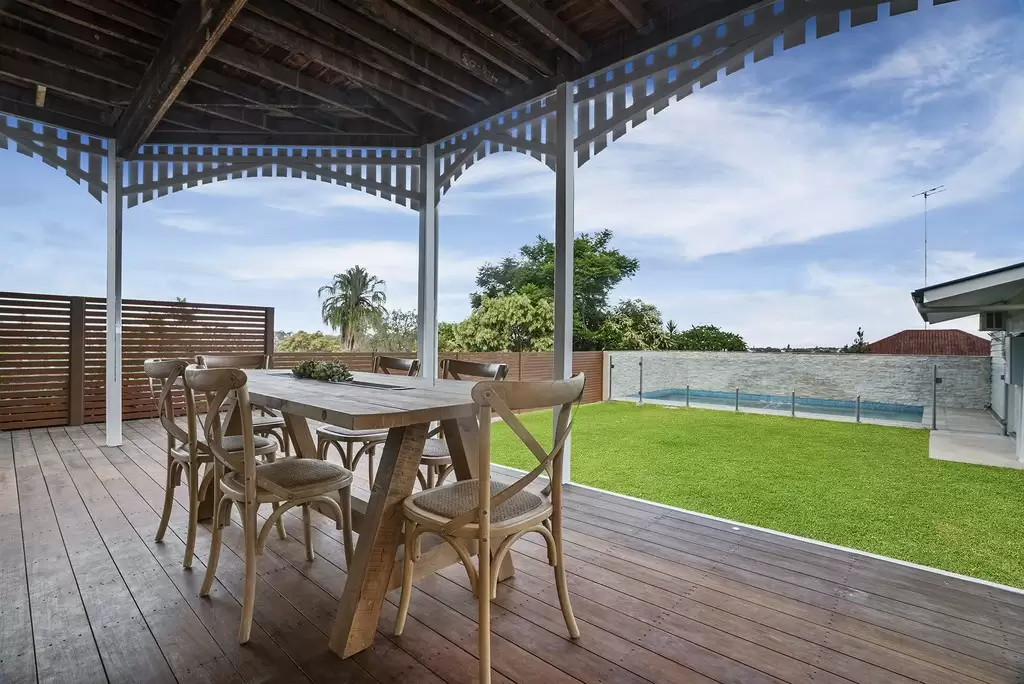 18 McCawley Street, Stafford Sold by Queensland Sotheby's International Realty - image 1