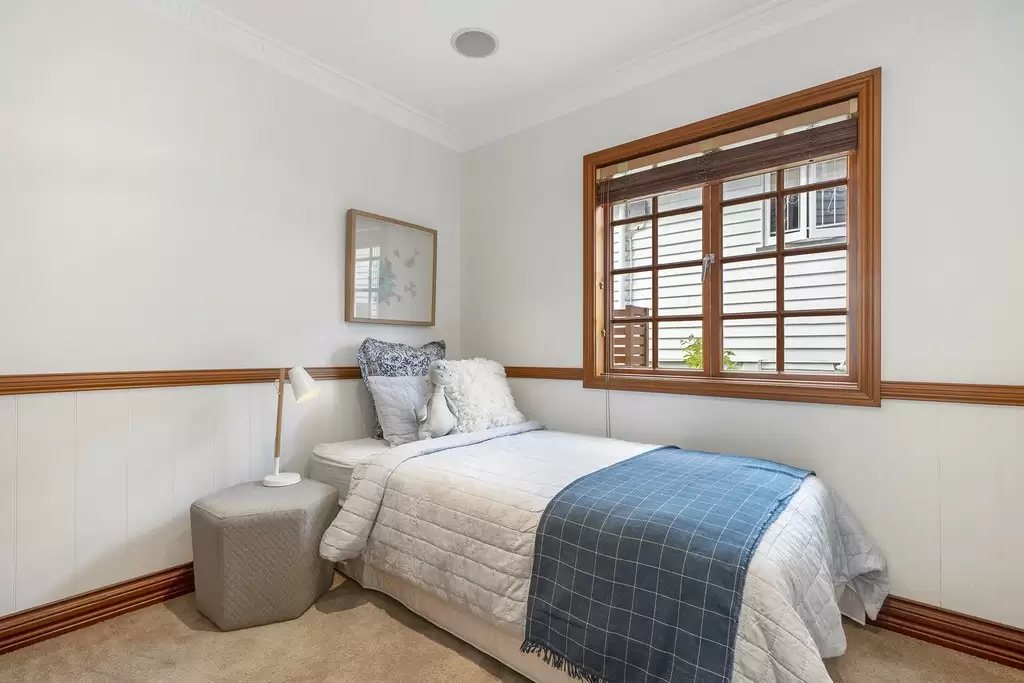 18 McCawley Street, Stafford Sold by Queensland Sotheby's International Realty - image 1