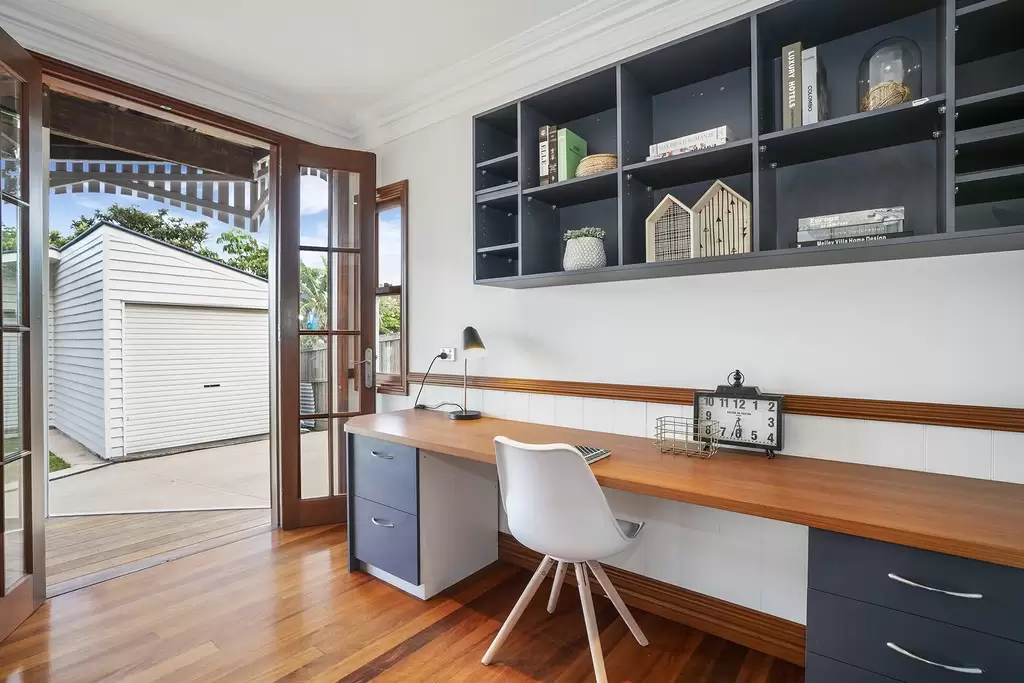 18 McCawley Street, Stafford Sold by Queensland Sotheby's International Realty - image 1
