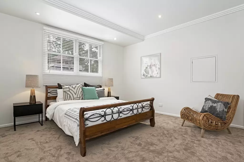 18 McCawley Street, Stafford Sold by Queensland Sotheby's International Realty - image 1