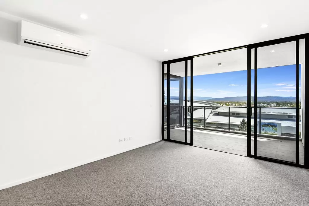 20/31 Queensland Avenue, Broadbeach Leased by  - image 1