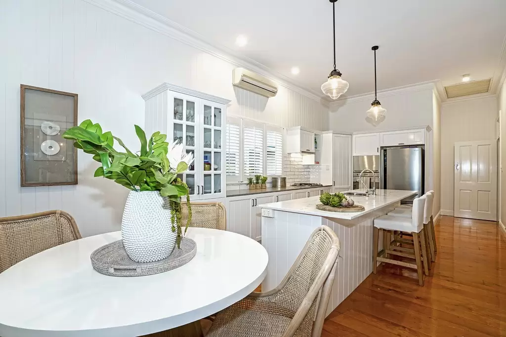 38 Hewitt Street, Wilston Sold by  - image 1
