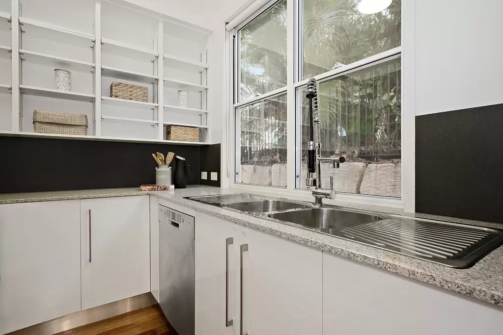 20 Woombye Street, Wooloowin Sold by Queensland Sotheby's International Realty - image 1