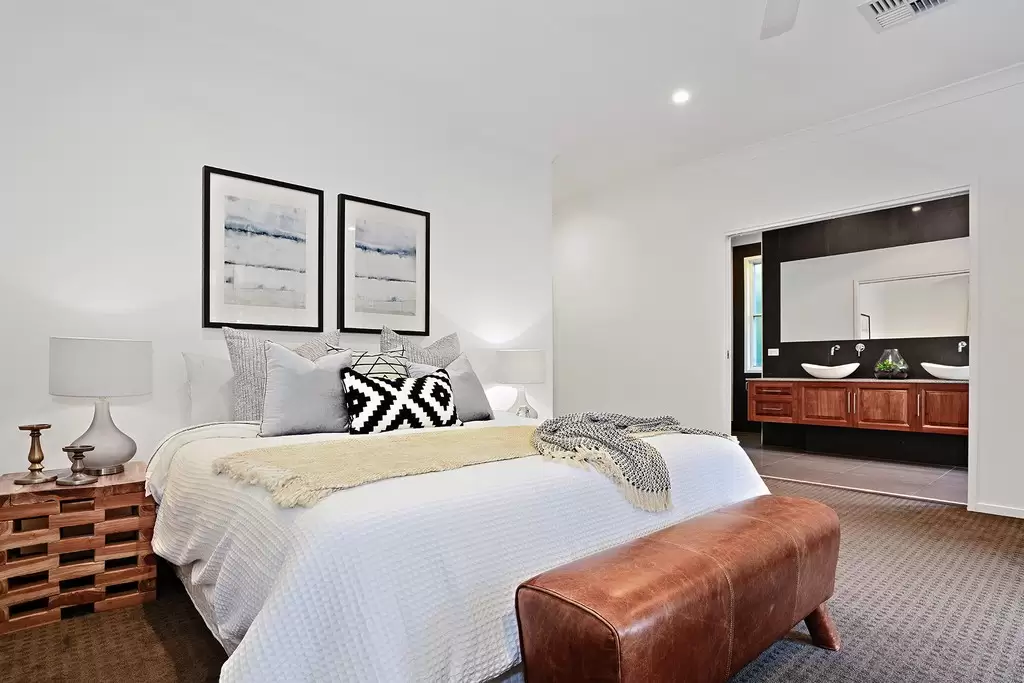20 Woombye Street, Wooloowin Sold by Queensland Sotheby's International Realty - image 1