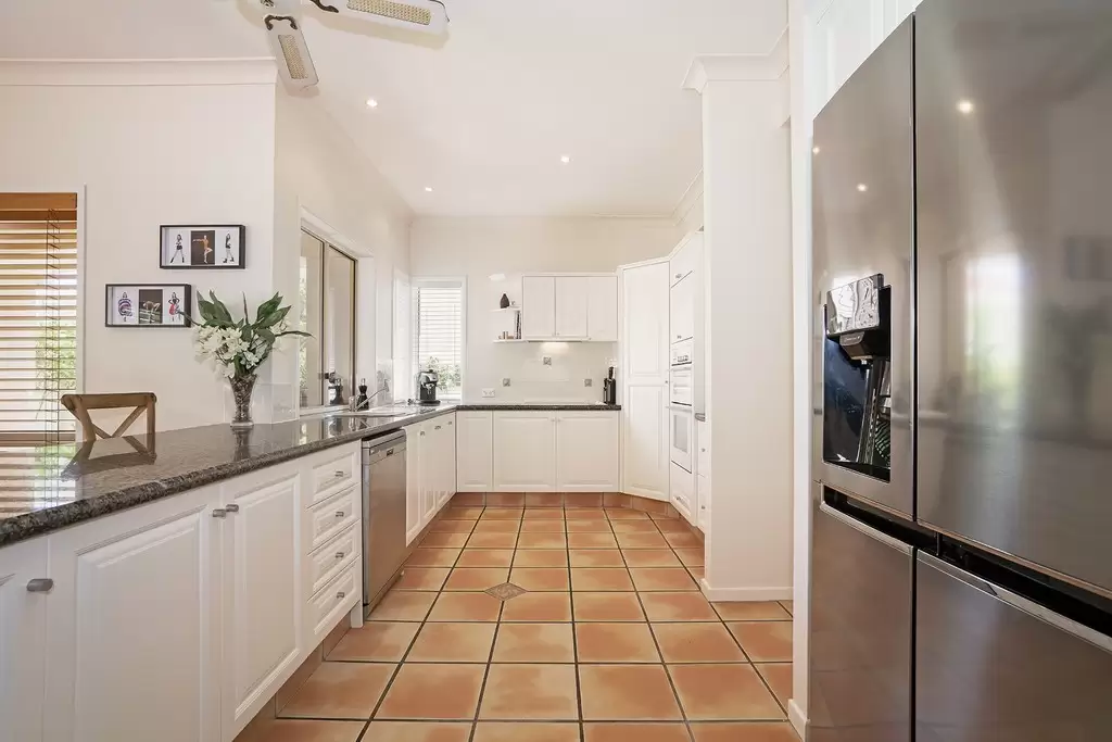 6 'Mountainview' Meadowlake Drive, Carrara Sold by  - image 1