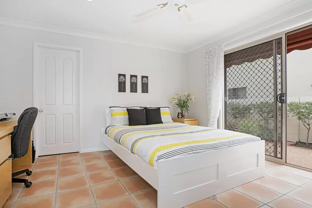 6 'Mountainview' Meadowlake Drive, Carrara Sold by  - image 1
