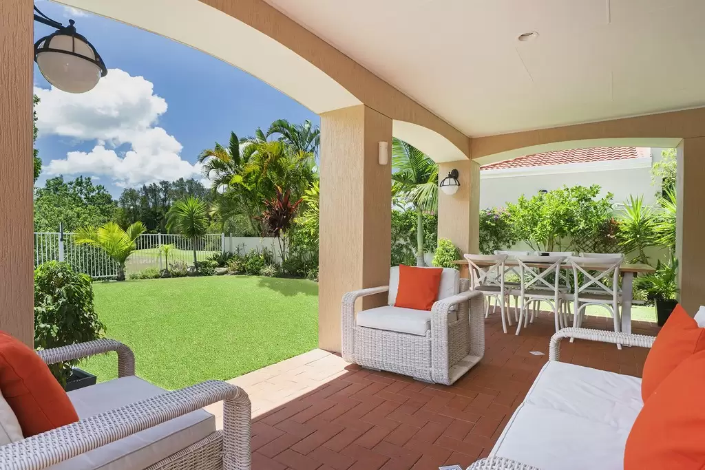 6 'Mountainview' Meadowlake Drive, Carrara Sold by Queensland Sotheby's International Realty - image 1