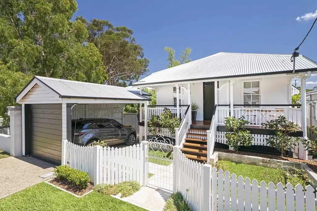 4 Owen Street, Wooloowin Sold by Queensland Sotheby's International Realty - image 1